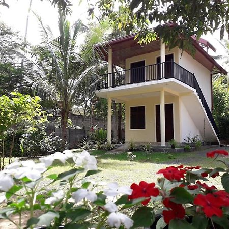 Blue Point Rest Hotel Tangalle Exterior foto