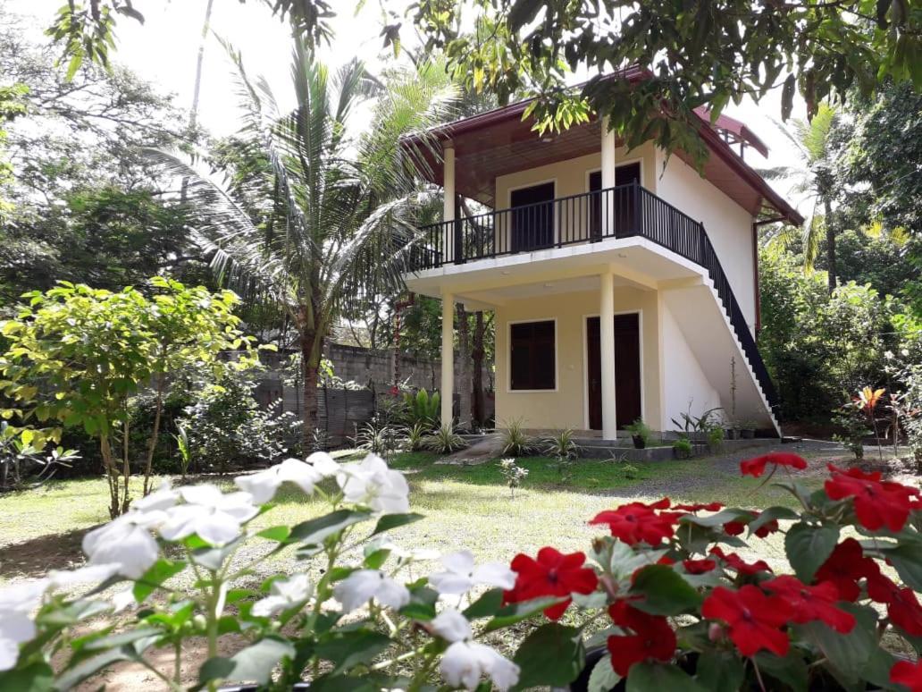 Blue Point Rest Hotel Tangalle Exterior foto