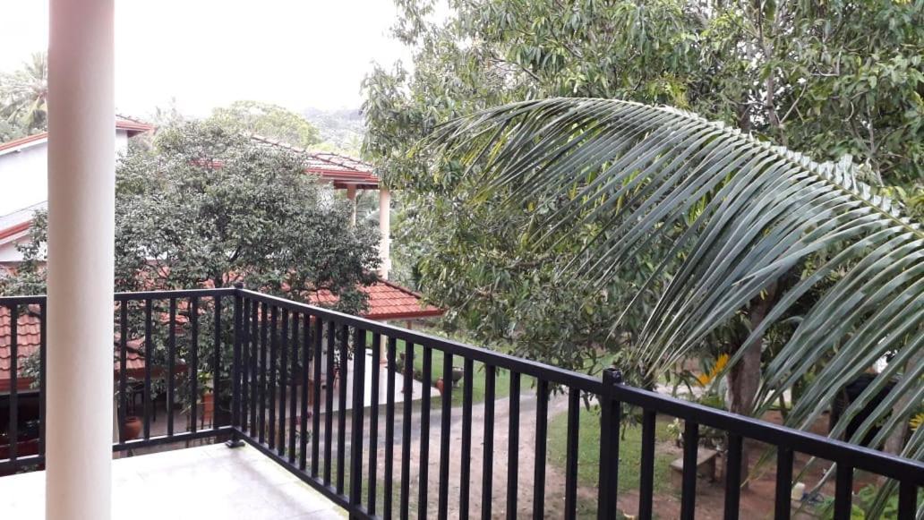 Blue Point Rest Hotel Tangalle Exterior foto