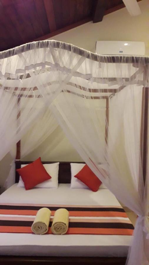 Blue Point Rest Hotel Tangalle Exterior foto