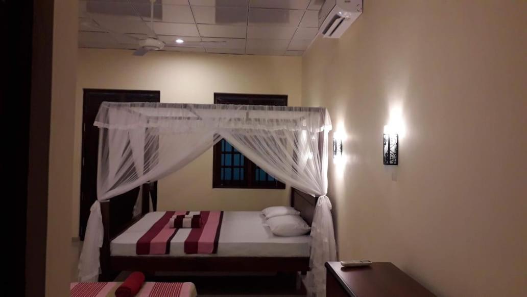 Blue Point Rest Hotel Tangalle Exterior foto